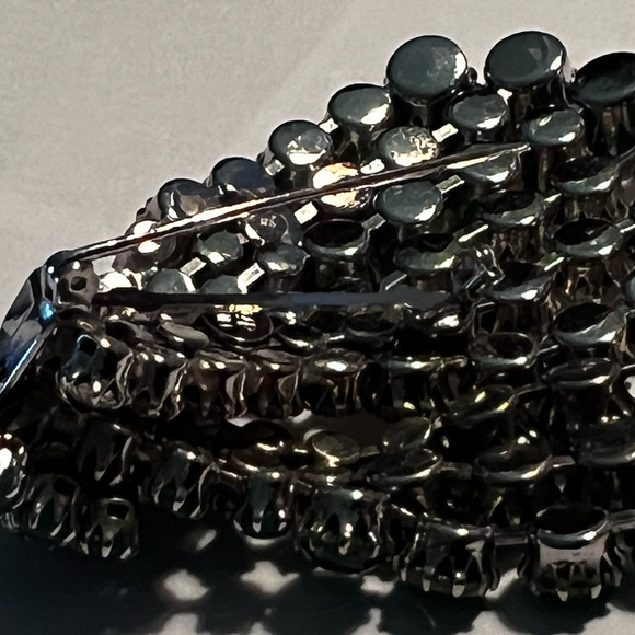 Vintage Rare Design Mimi di Niscemi Emerald & Crystal Rhinestone signed Brooch - Picture 9 of 12